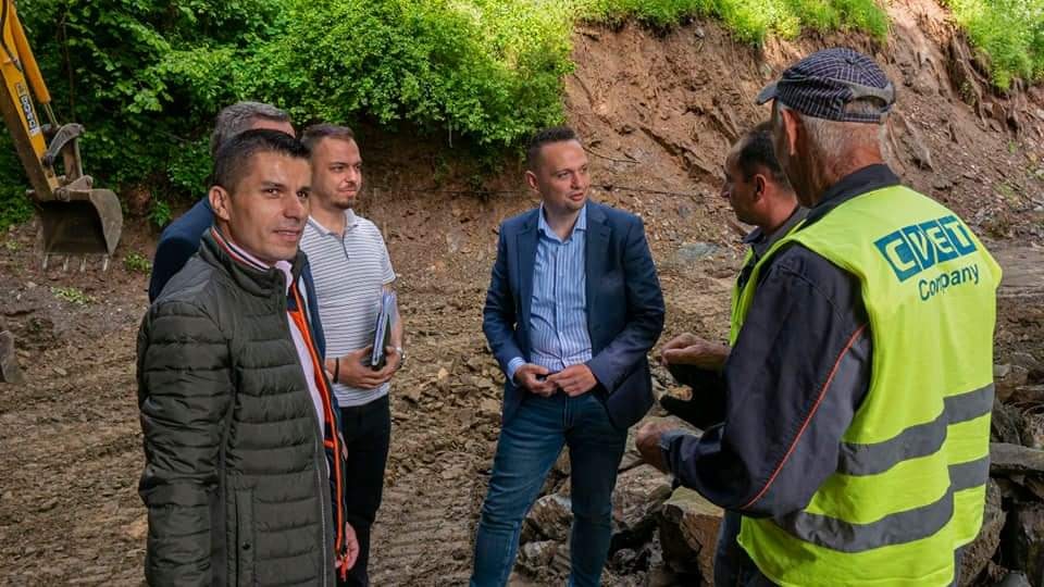 Интензивно се гради патот во село Кркља, увид извршија градоначалникот Митовски и Министерот Николовски