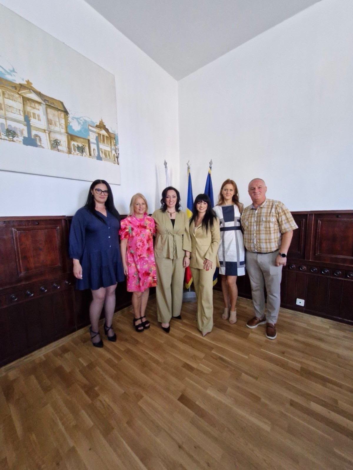 Крива Паланка (Новости): ДЕЛЕГАЦИЈА ОД ОПШТИНА КРИВА ПАЛАНКА НА ОДБЕЛЕЖУВАЊЕТО НА ДЕНОТ НА ЗБРАТИМЕНИОТ ГРАД ЛУГОЖ, РОМАНИЈА
